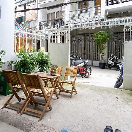 Condodo Hostel Хошимин Экстерьер фото